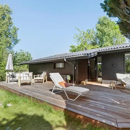 2 Bedroom Gorgeous In Holiday home