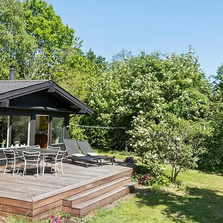 2 Bedroom Gorgeous In * Dronningmolle